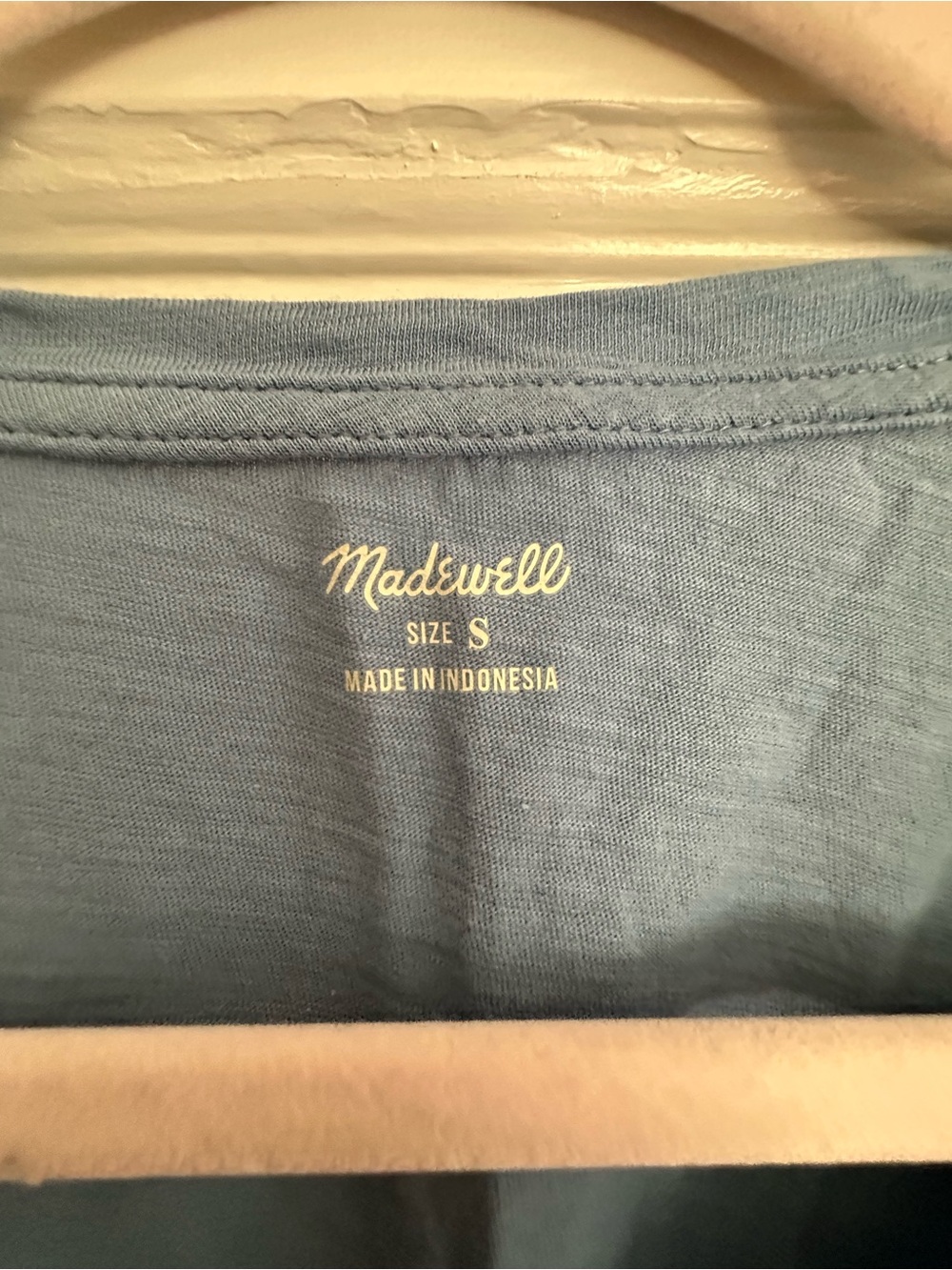 Madewell V-Neck Tee in Dusty Blue - Picture 3 of 3